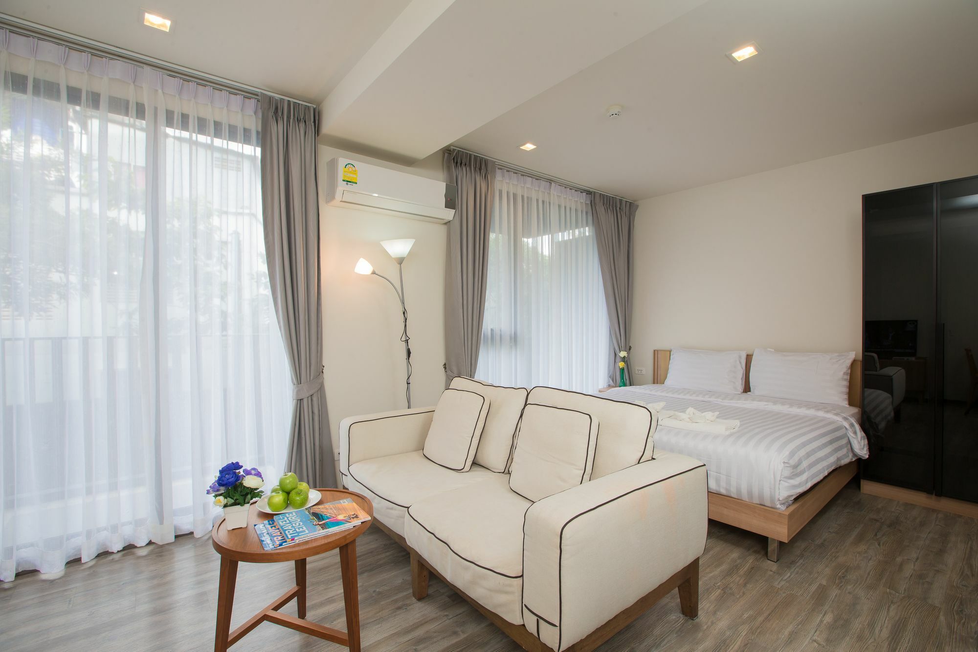 The Deck Condo Patong By Vip Exterior foto